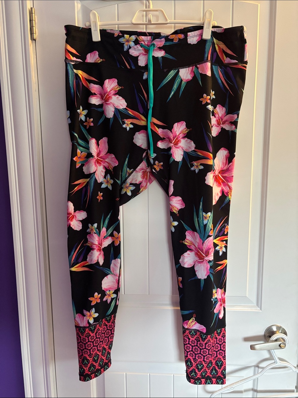 Floral Active Leggings - Black with Pink Flowers